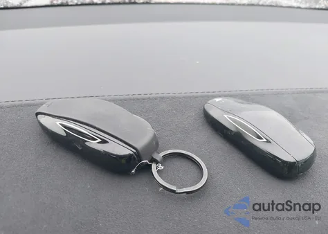 2016 Tesla Model S z USA, uszkodzony, nr VIN 5YJSA1E11GF148456